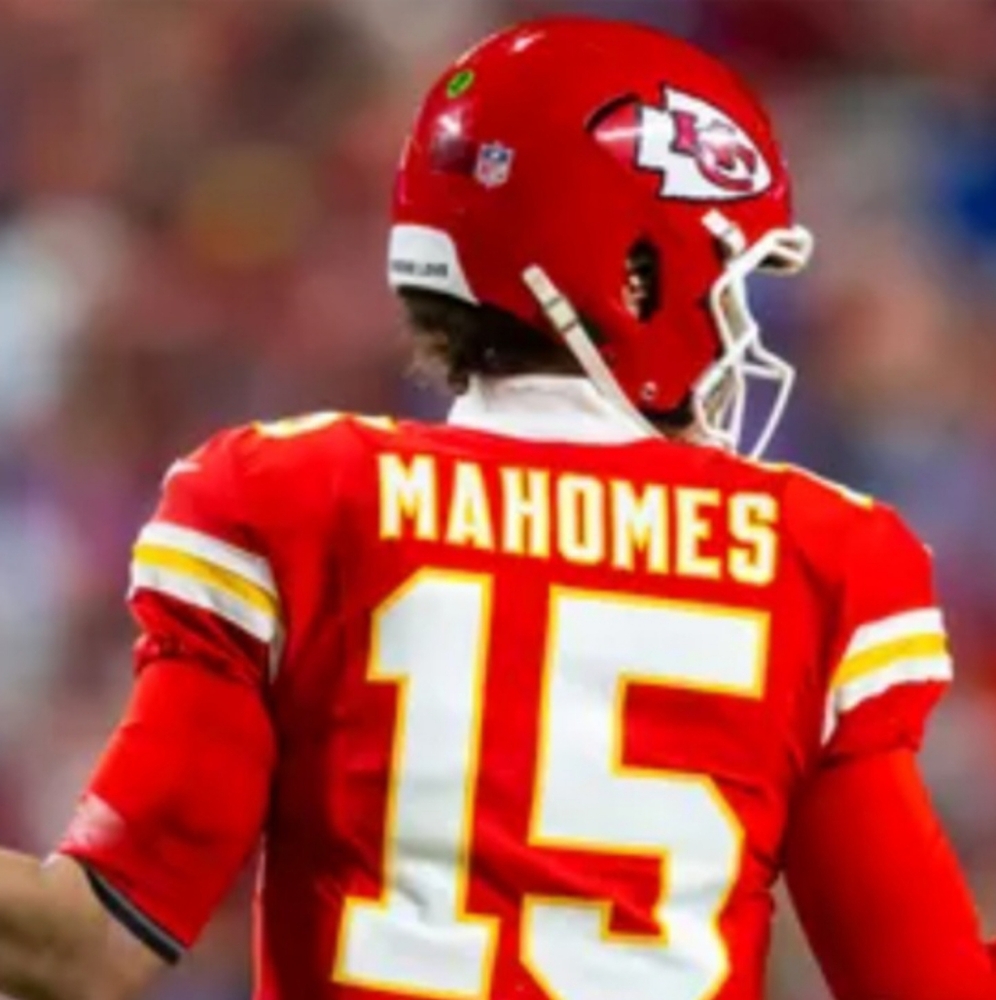 Patrick Mahomes (Nike)-(Chiefs)-(Jersey)-(Red)-(Pre-owned)-(Size XL)-$90.00 - Picture 6 of 9